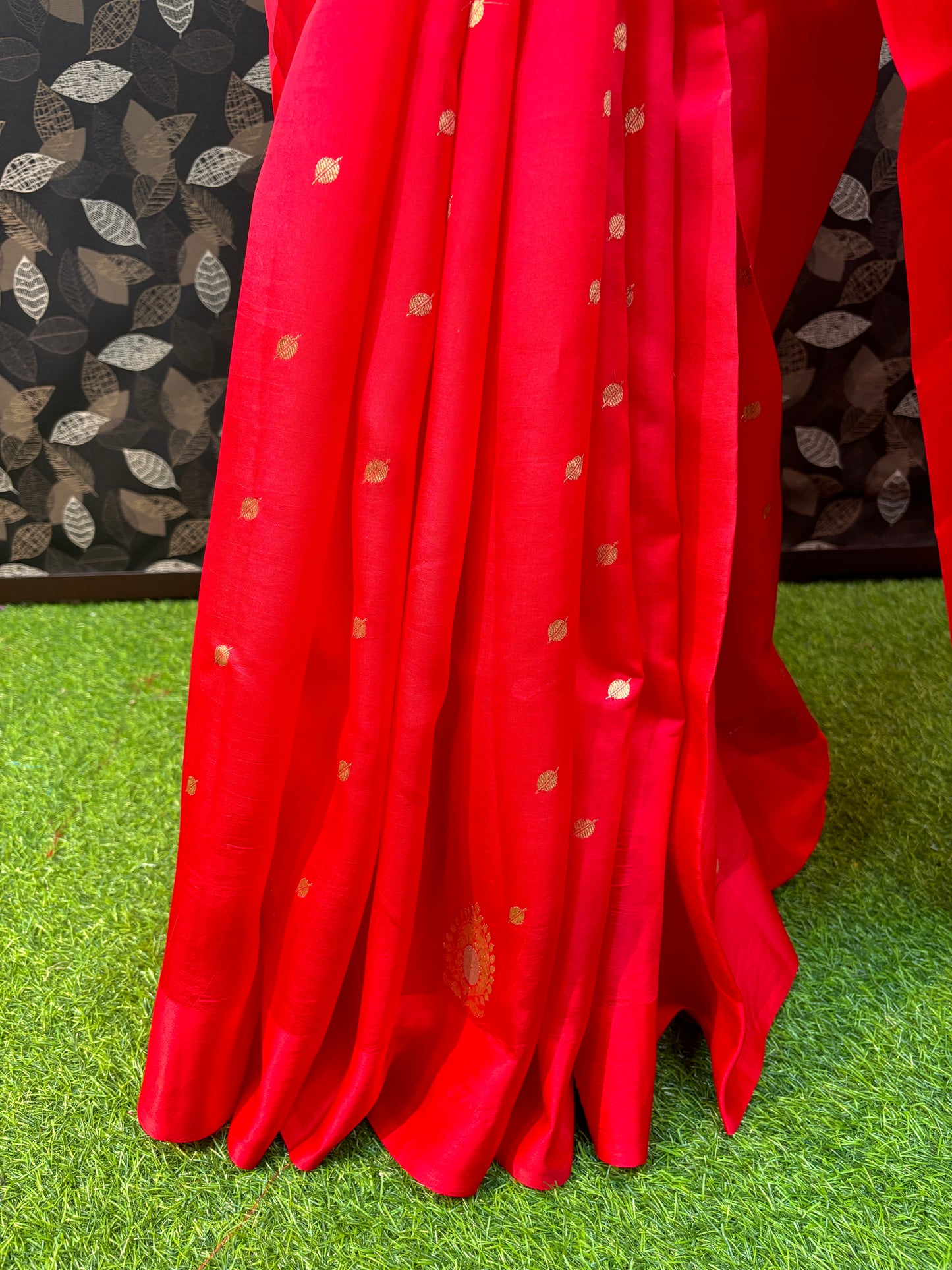 Red Pure Raw Mango Banarasi Handloom Saree