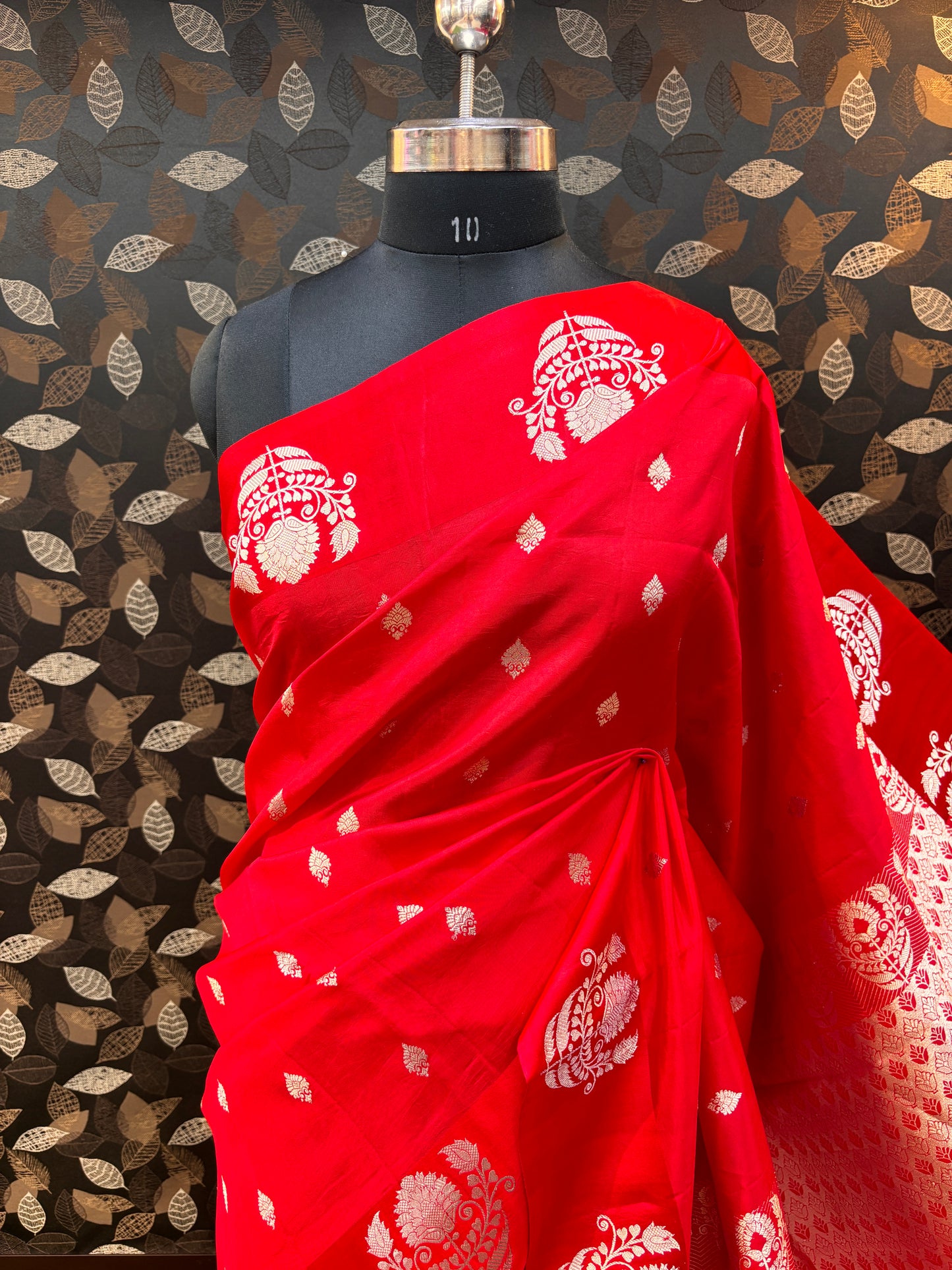 Red Pure Raw Mango Banarasi Handloom Saree