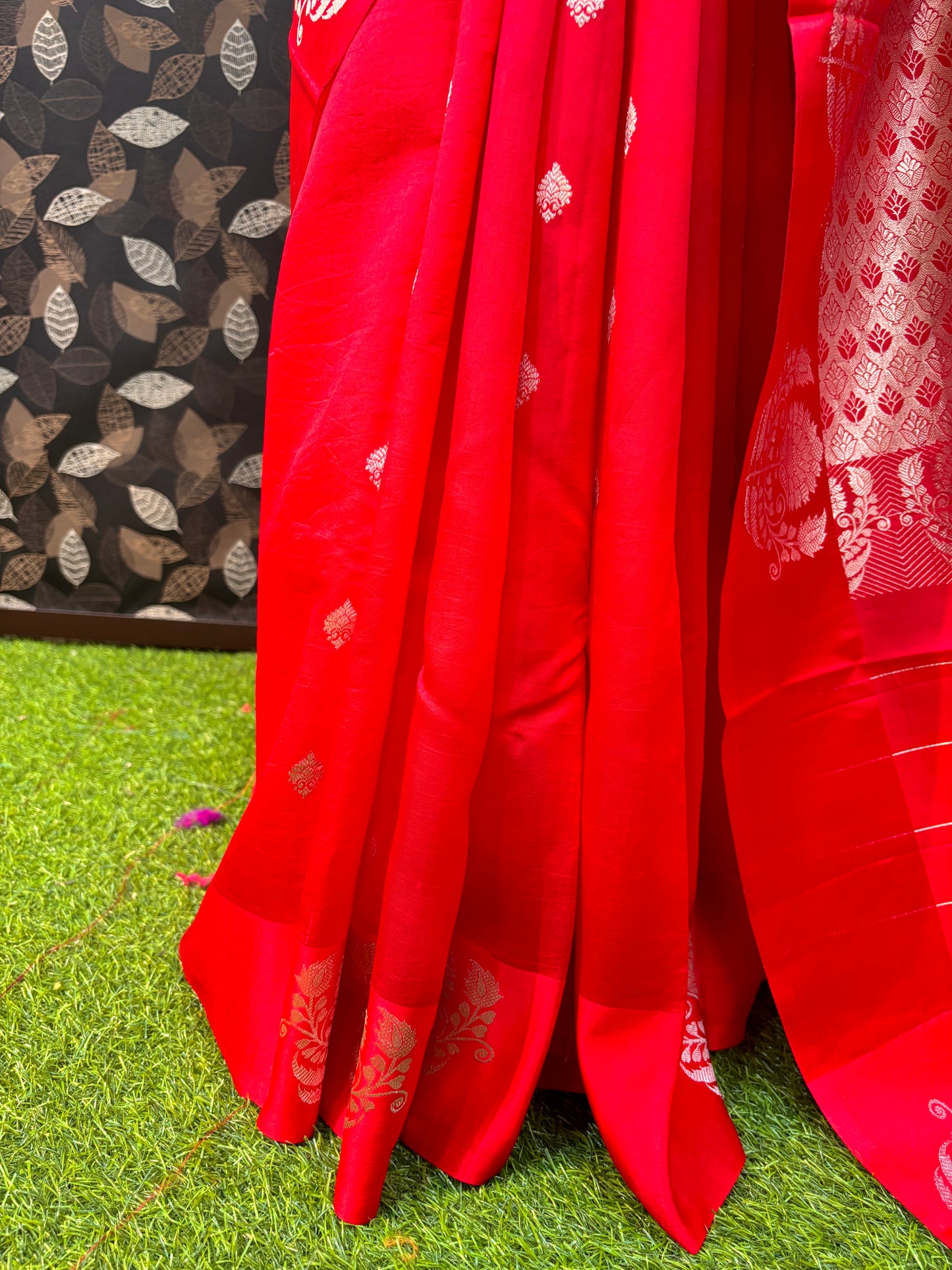 Red Pure Raw Mango Banarasi Handloom Saree