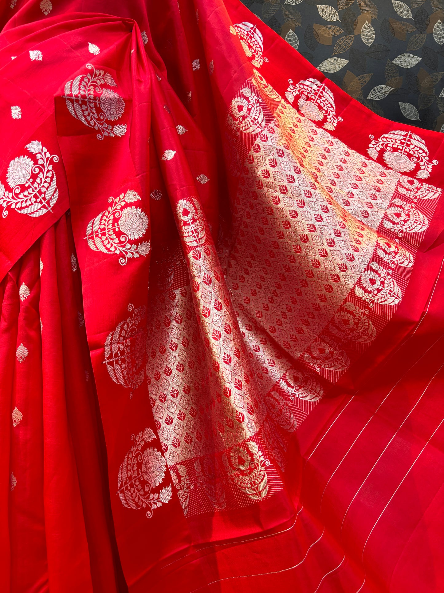 Red Pure Raw Mango Banarasi Handloom Saree