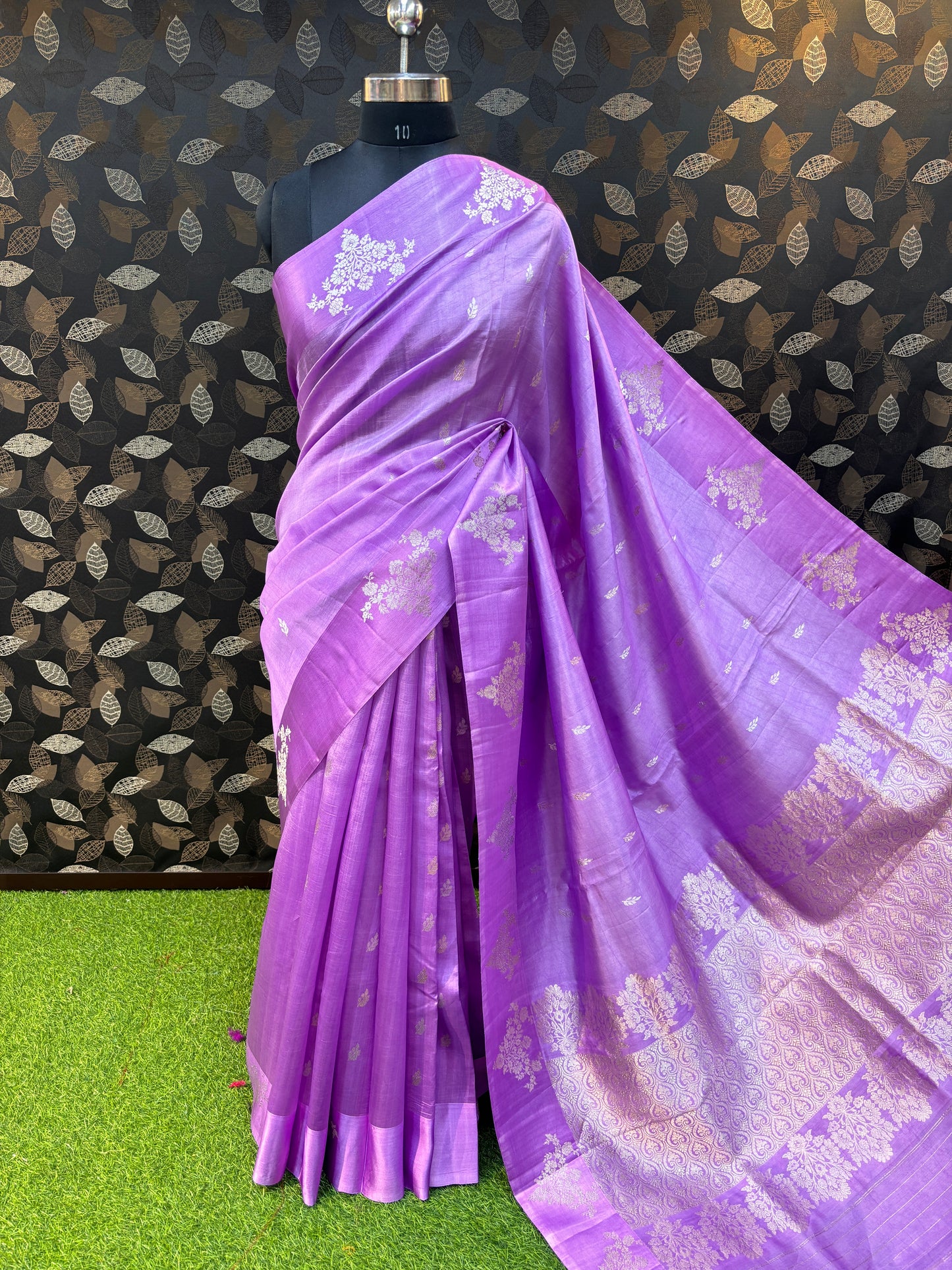 Lavender Pure raw Mango Banarasi Handloom Saree