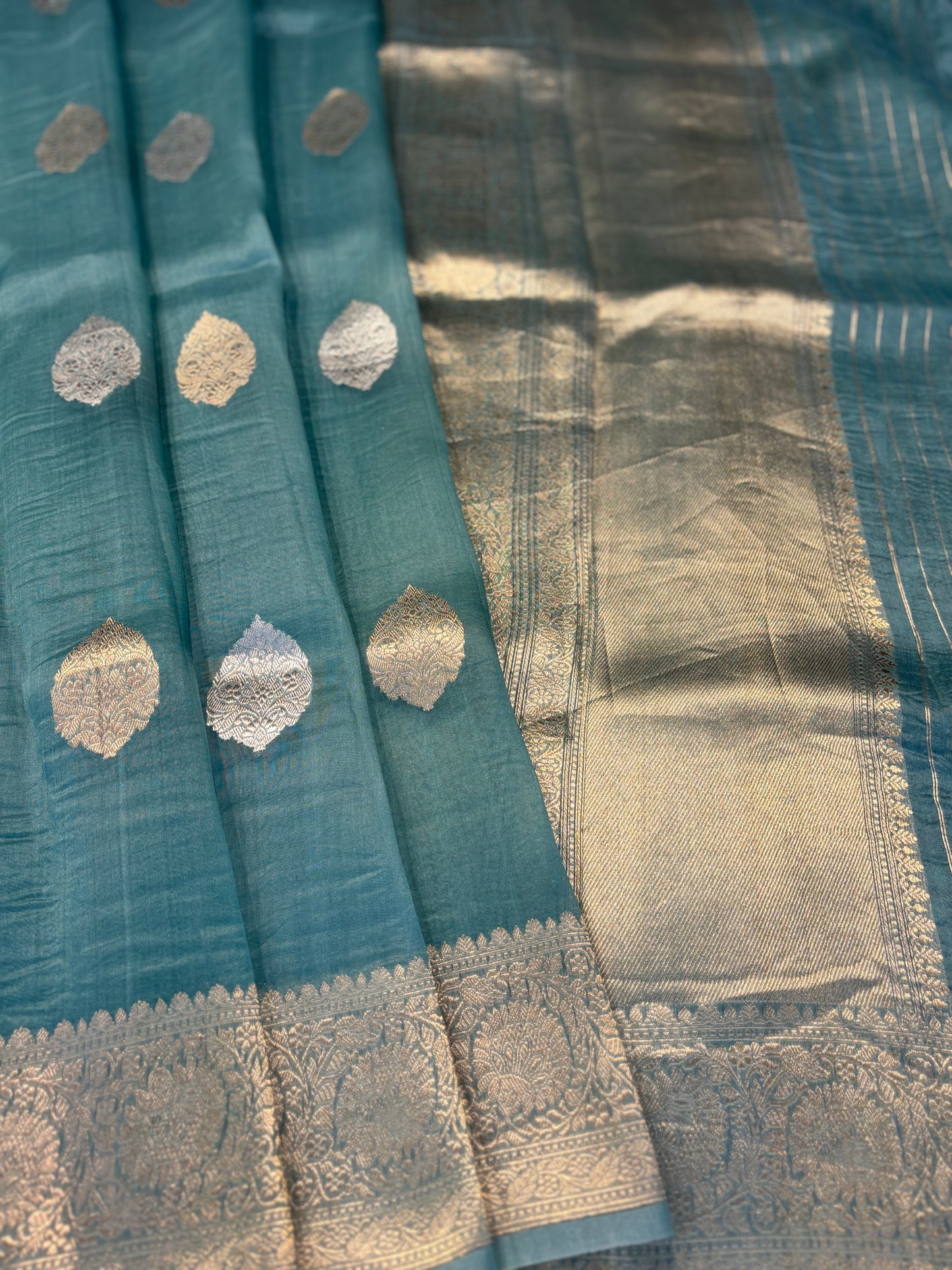 Powder Blue Pure Kora Kadhiyal Banaras Handloom Saree